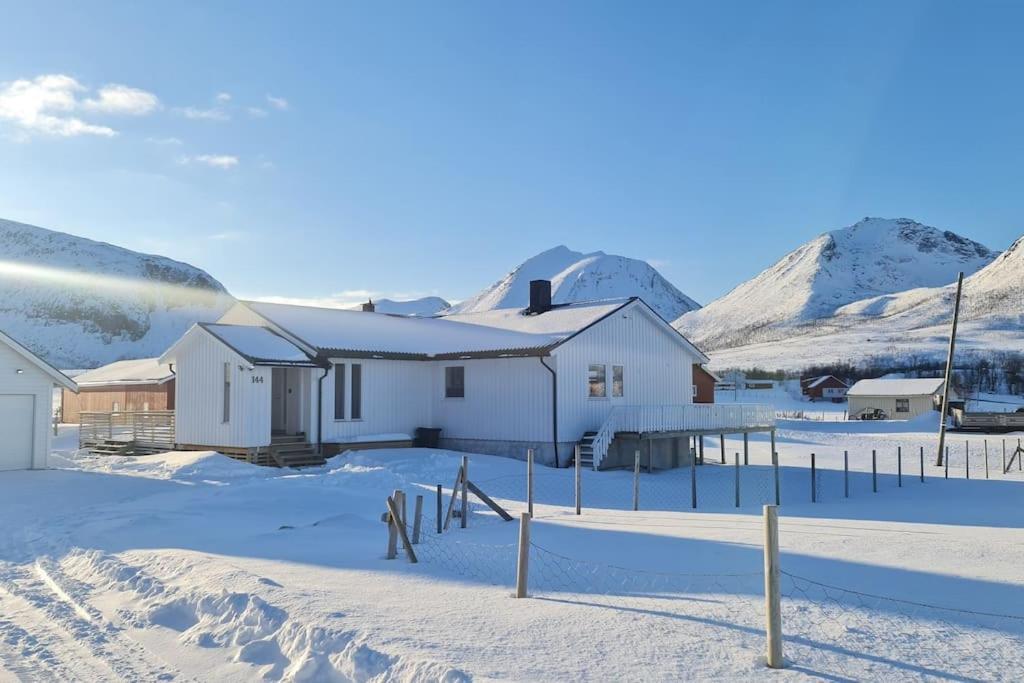Arctic Lodge Tromvik With Jacuzzi Τρόμσο Εξωτερικό φωτογραφία